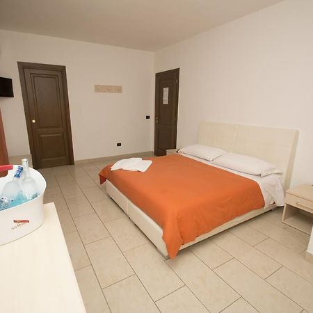 Twin Towers Rooms Lecce Exterior foto